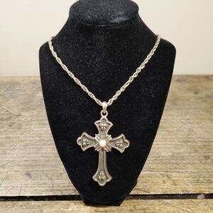 Vintage Sarah Coventry Limited Edition 1975 Gold Tone Cross Pendant Necklace